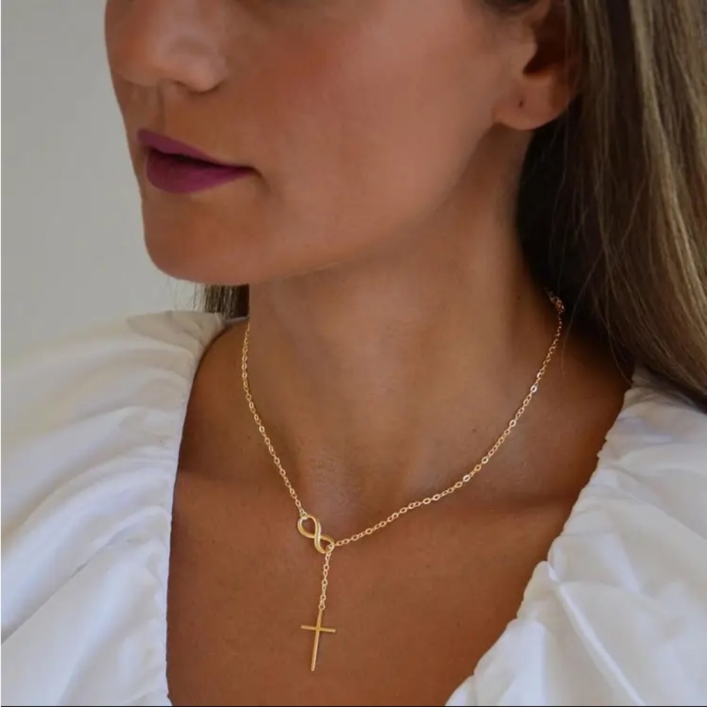 ❤️❤️ NWT Altar’d State Gold Cross Infinity Pendant Necklace - Picture 3 of 5